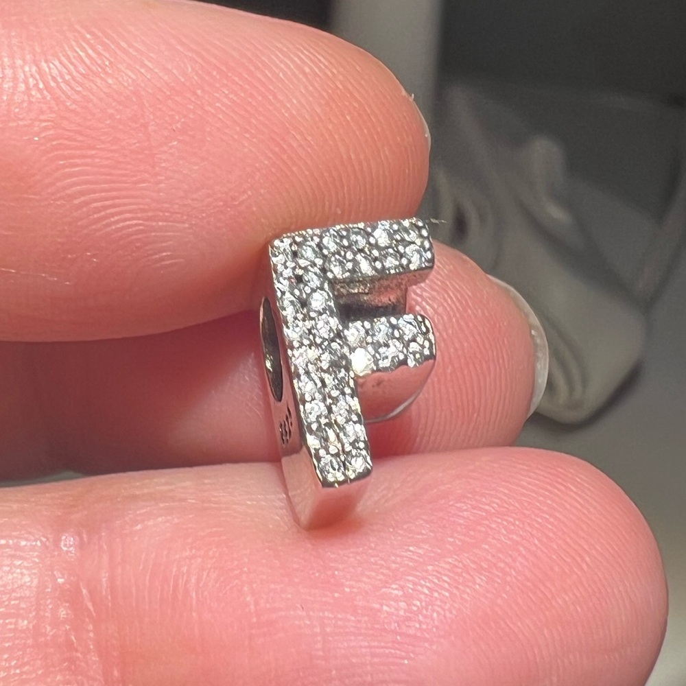 Letter F Charm - Picture 4 of 11